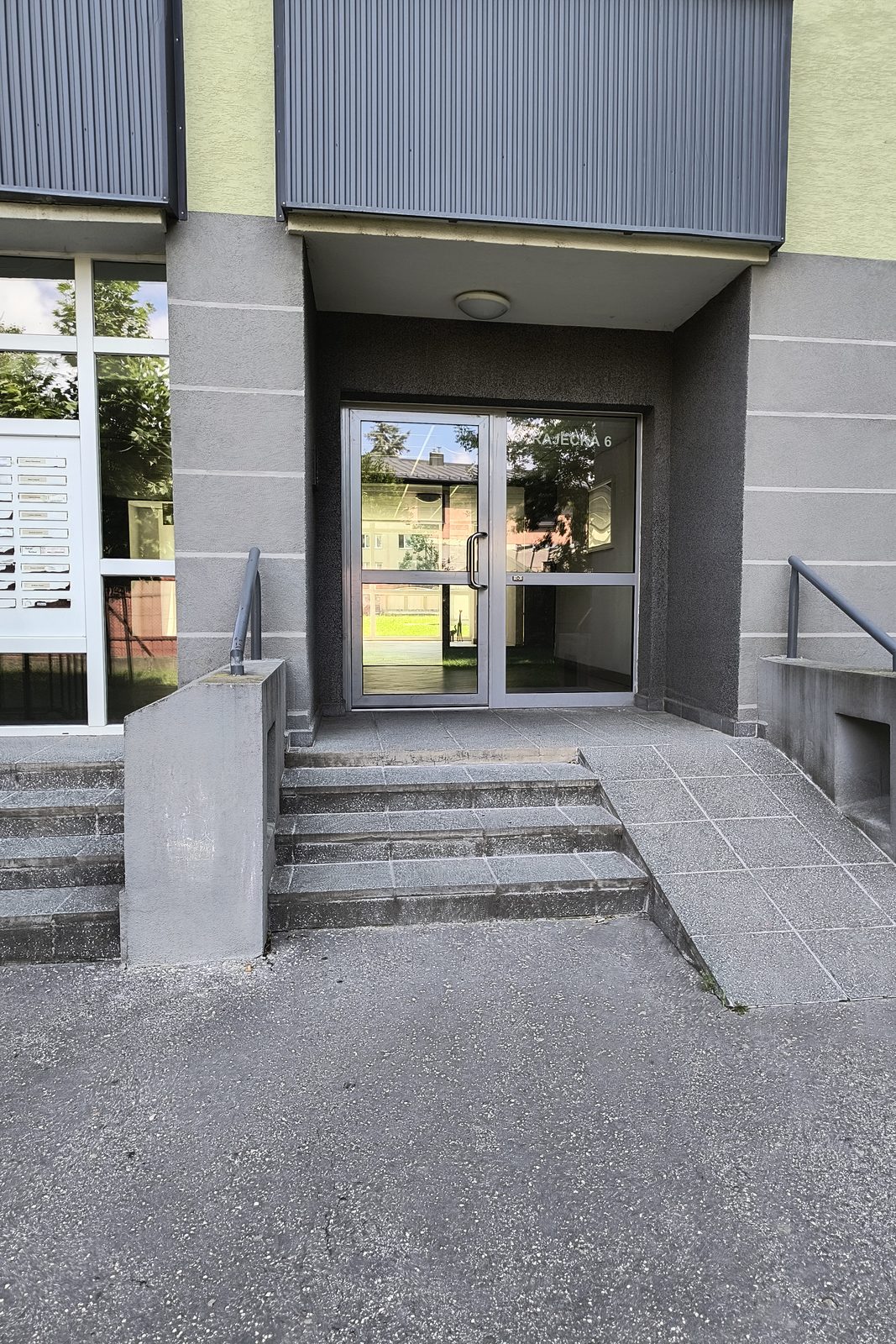 Dobrovoľná dražba: Byt (4 izbový)