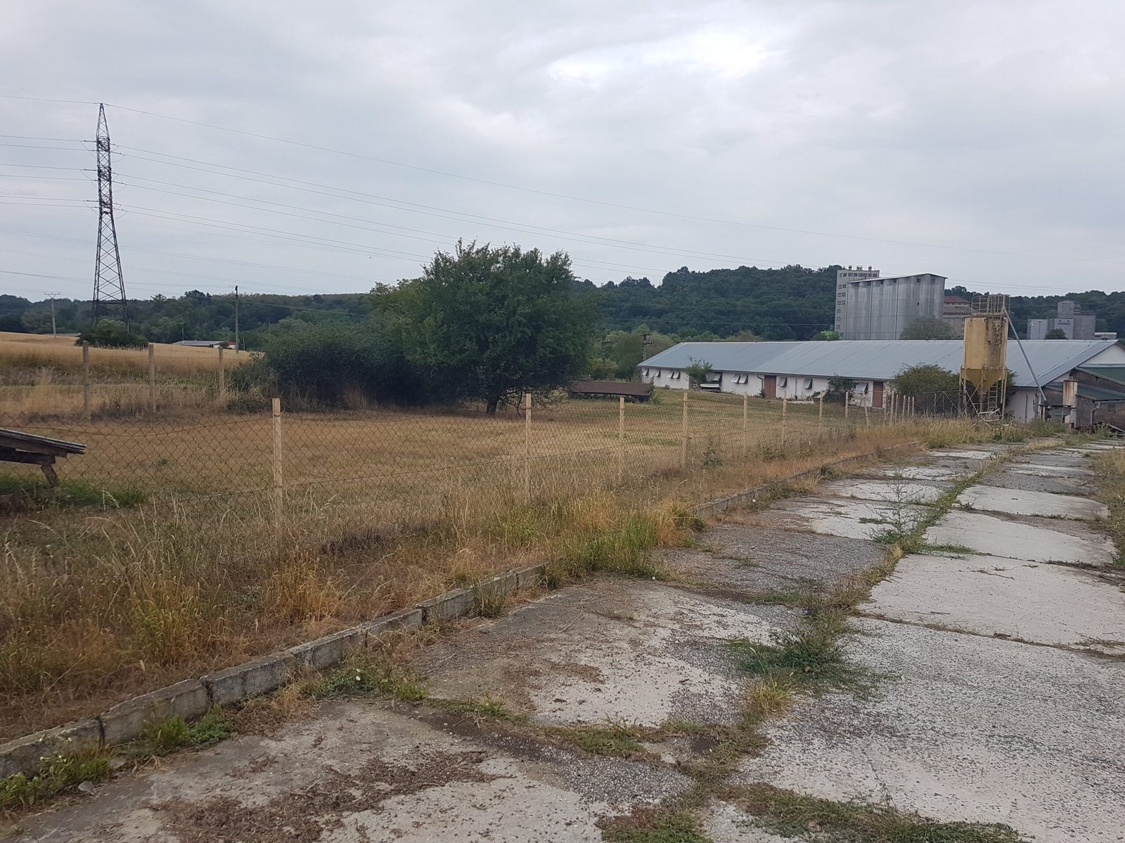 Dobrovoľná dražba: Pozemok (zastavaná plocha)